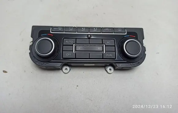 Volkswagen Tiguan Climate control unit 5K0907044DT
