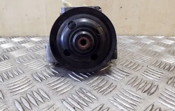 Jaguar XF X250 Power steering pump 9X233A696AA