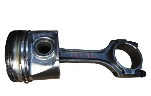 Toyota Hilux VIII Piston with connecting rod 2GD10 J85D 0E010