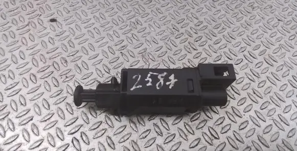 Volkswagen Transporter - Caravelle T4 Brake pedal sensor switch