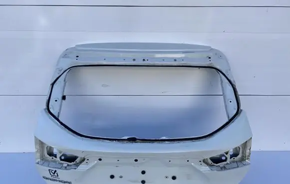 Nissan Qashqai Tailgate/trunk/boot lid K01004EAAA