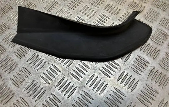 BMW 5 F10 F11 Rear/tail light trim molding 7204376 20409410