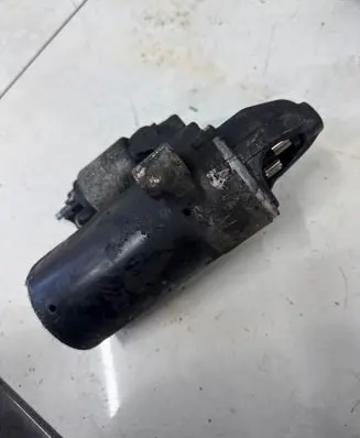 Toyota Avensis T270 Starter motor 0001138064