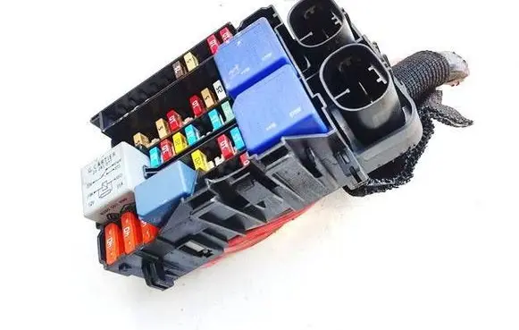 Renault Zoe Fuse box set 18013301e 1606232