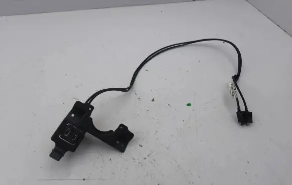 Tesla Model S USB socket connector 100481507C