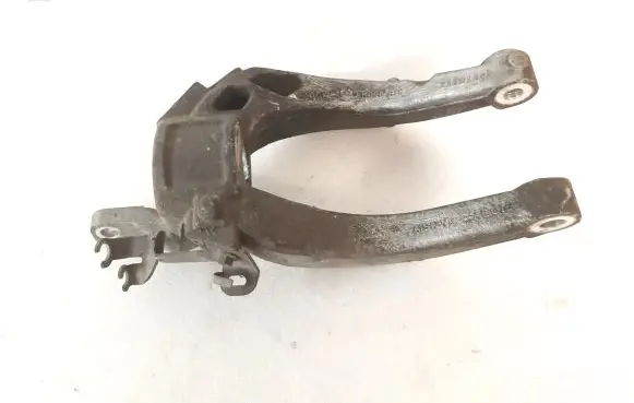 Volvo S90, V90 Lower shock absorber bracket 31681721