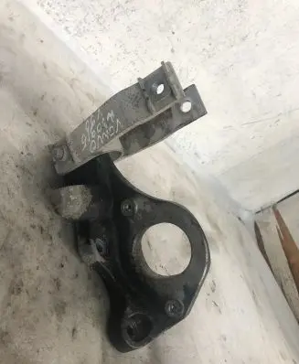 Volvo S90, V90 Engine mount bracket 31339951