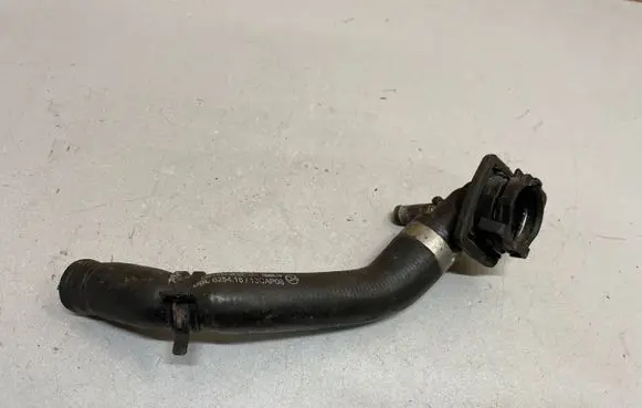 Mercedes-Benz C W205 Engine coolant pipe/hose A2058300802
