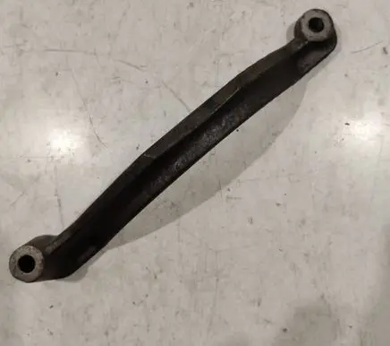 Peugeot 508 Engine mounting bracket