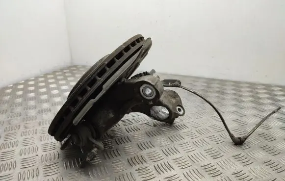 Volkswagen PASSAT B8 Front wheel hub 5Q0407257C