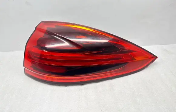 Porsche Cayenne (92A) Rear/tail lights 7P5945208G 90053370 T7P5014