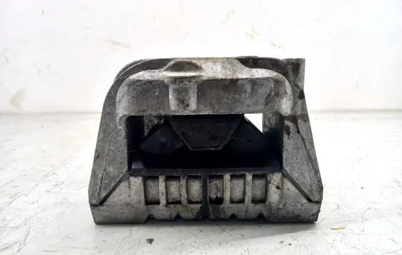 Volkswagen Golf VI Engine mount bracket 1K0199262