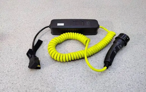 Mercedes-Benz C W205 Electric car charging cable A0005834400