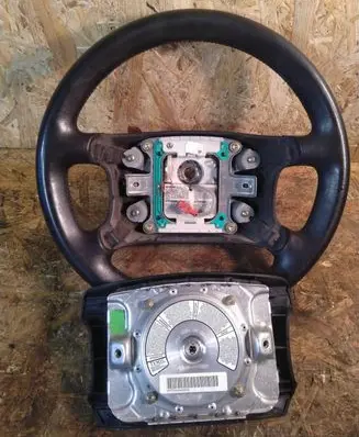Audi A4 S4 B5 8D Steering wheel 000011506084 4D0951543D 097139121