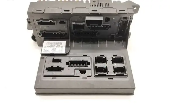 Mercedes-Benz E W211 Fuse module 2115457001