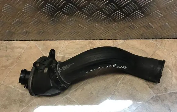 Mercedes-Benz C W204 Intercooler hose/pipe A2045281882