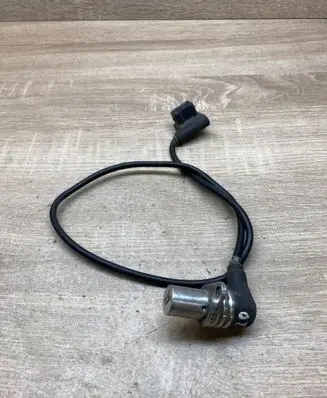 BMW 7 E32 Crankshaft position sensor 17189579 17240552