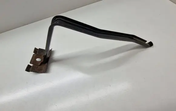Buick Encore I Battery bracket 