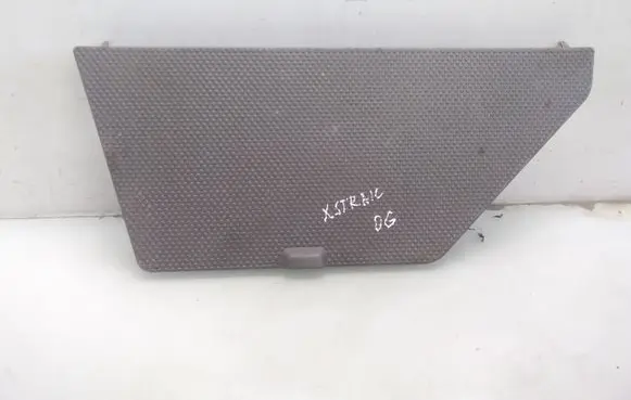 Nissan X-Trail T30 Other trunk/boot trim element 