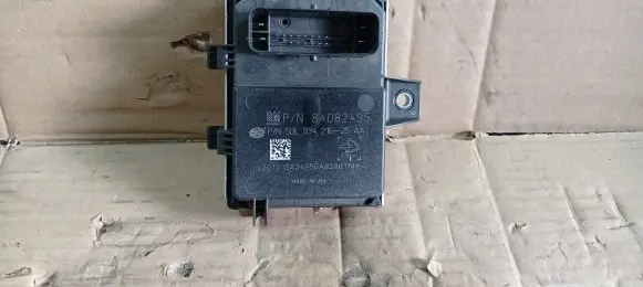 Chevrolet Camaro Fuel injection pump control unit/module 84082495