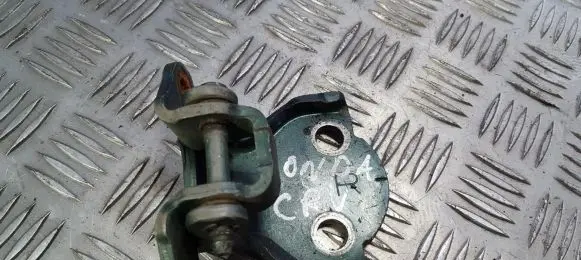 Honda CR-V Rear door lower hinge