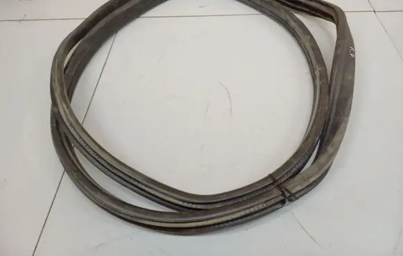 Opel Zafira A Rubber seal front coupe door 