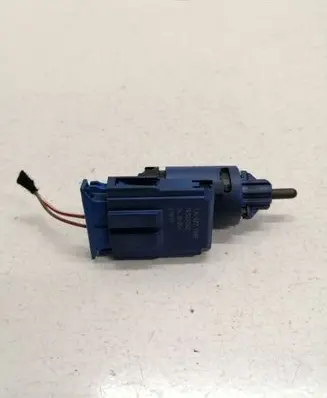 Volkswagen PASSAT B5.5 Brake pedal sensor switch 1J0927189E 19322002