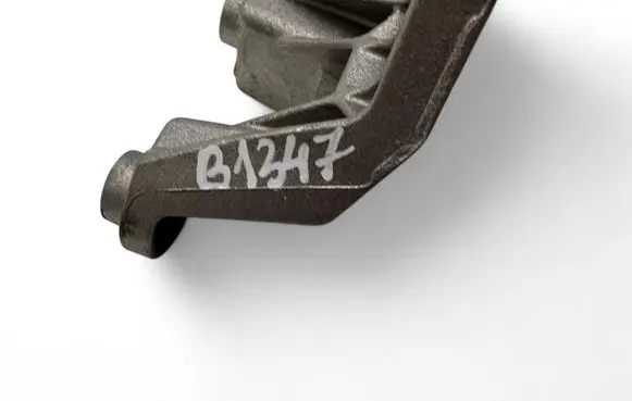 BMW X6 F16 Steering rack mounting bracket 7137353