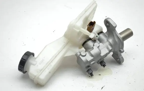 Citroen C4 III e-C4 Master brake cylinder