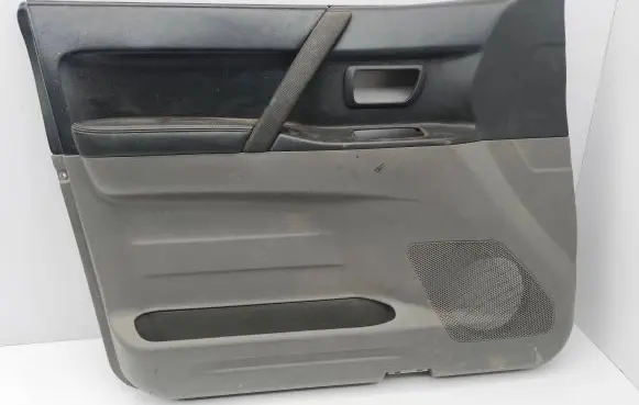 Mitsubishi Pajero Front door card panel trim 311071