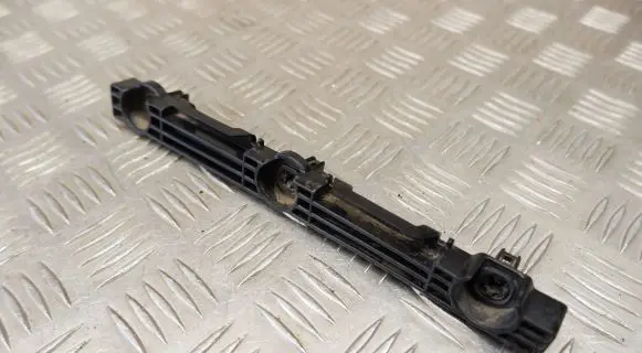 Tesla Model S Sill supporting ledge 100369300C