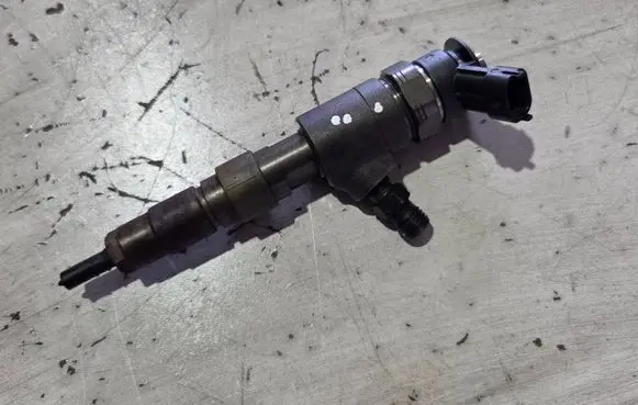 Fuel injector