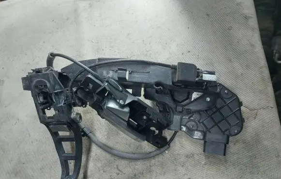 Ford Galaxy Front door lock 8M2AR21813CA A048317