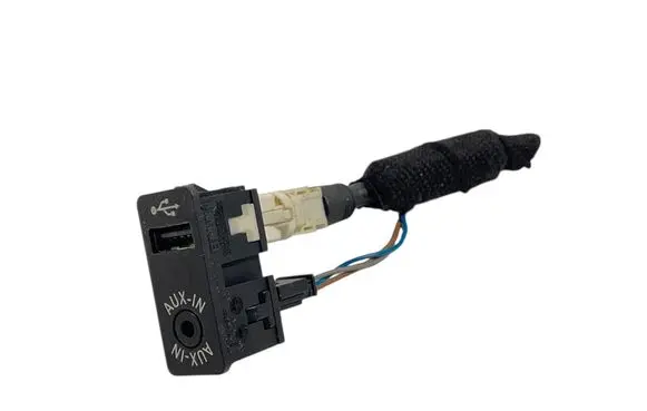BMW 1 F20 F21 AUX in-socket connector 9229246 MD169593