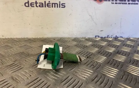 Iveco Daily 35 - 40.10 Heater blower motor/fan resistor 500326616