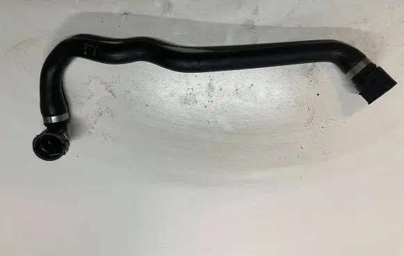 BMW 1 E81 E87 Engine coolant pipe/hose 17127796871
