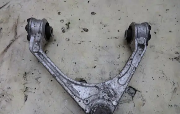 Jaguar XE Front control arm GX73-3084