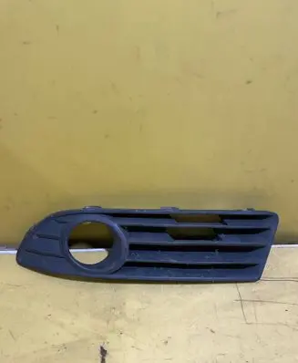 Volkswagen Polo IV 9N3 Front bumper lower grill 6Q0853665E