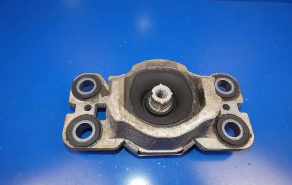 Volvo S60 Engine mount vacuum valve 
