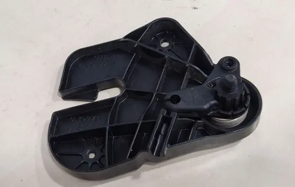 Engine bonnet (hood) release handle