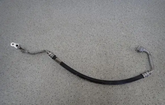Mitsubishi Colt Air conditioning (A/C) pipe/hose MR568981