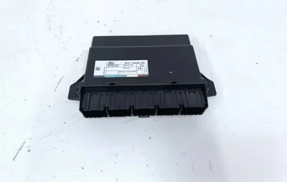 Ford Kuga I Comfort/convenience module 8M5T19G481BD 5WK48779H