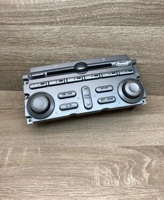 Mitsubishi Endeavor Radio/CD/DVD/GPS head unit MR576015ZZ 42119145C