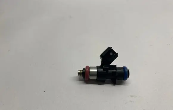 Dodge Challenger Fuel injector 05184085AD