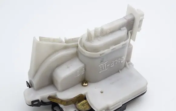 Volkswagen Golf III Rear door lock 1H4862154