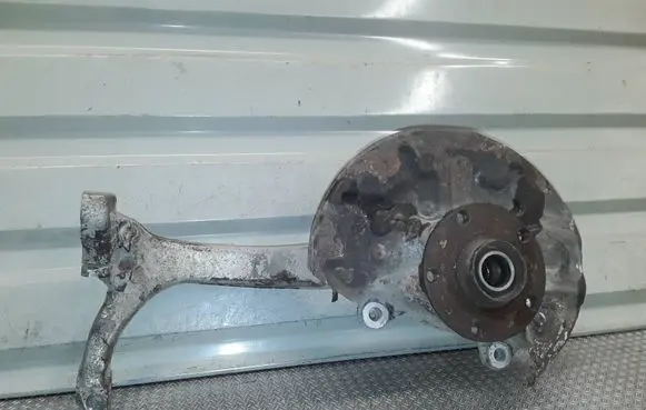 Audi A4 S4 B7 8E 8H Front wheel hub spindle knuckle 