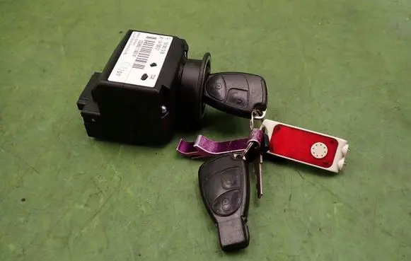 Mercedes-Benz B W245 Ignition lock 169545190804156921