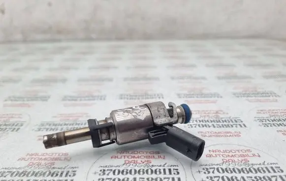 Audi A4 S4 B8 8K Fuel injector 06H906036G 06J133036B