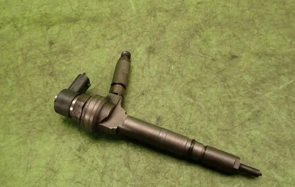 Opel Astra H Fuel injector 0445110175