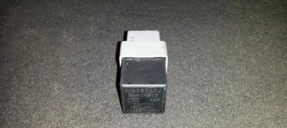 Mitsubishi Space Star Other relay mb953394 72hm100